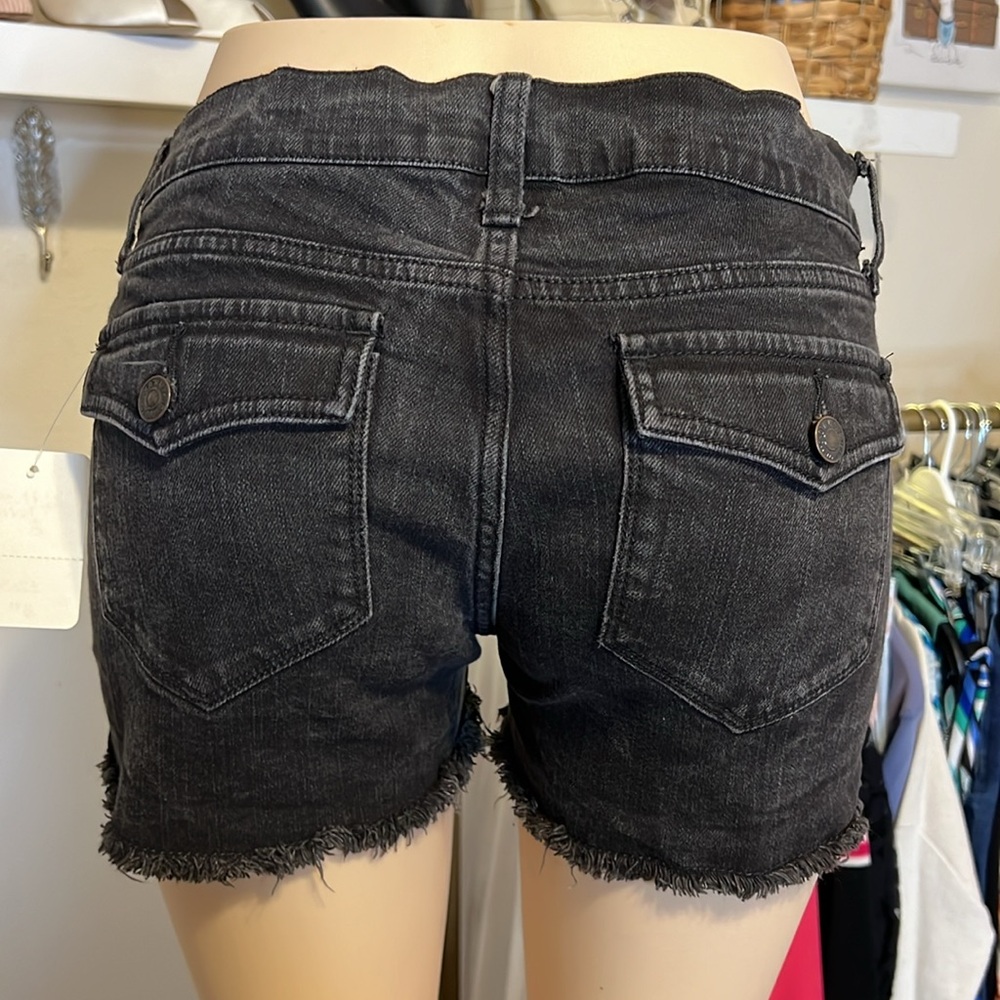Old Navy Diva Black Med Washed Frayed Shorts 8 (32-33”W| 3”I) - Picture 7 of 12
